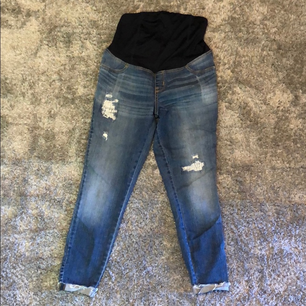 Cropped Distressed Denim Maternity Jegging
